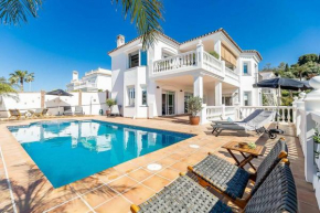 64-Luxury Villa with Jacuzzi & Pool in Mijas!